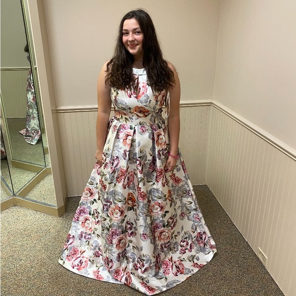 Flower Homecoming Dress - Picture 4 of 4